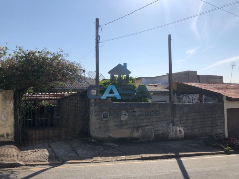Oportunidade de Casa Térrea na rua Padre Marçal.
