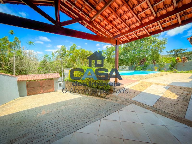 Excelente Oportunidade de Casa Térrea com Piscina e muita Área Verde Preservada. — foto 3