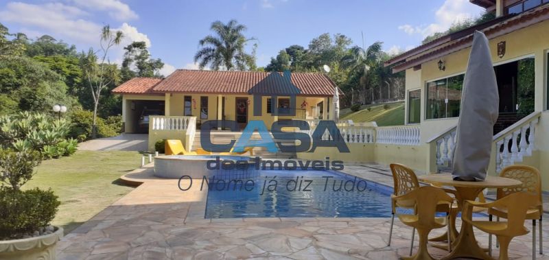Linda Chácara com Piscina no Planalto Verde.